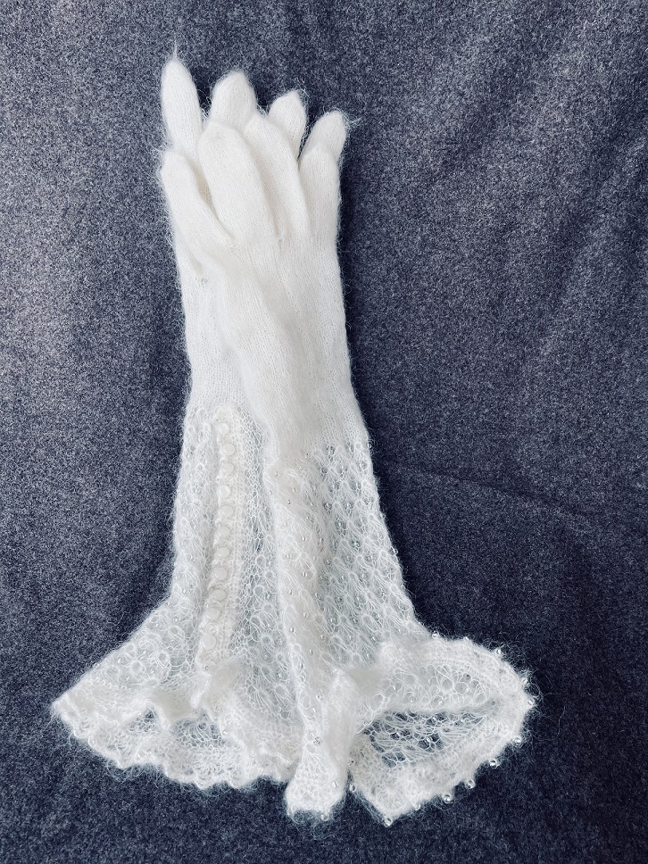 Mittens for a winter bride